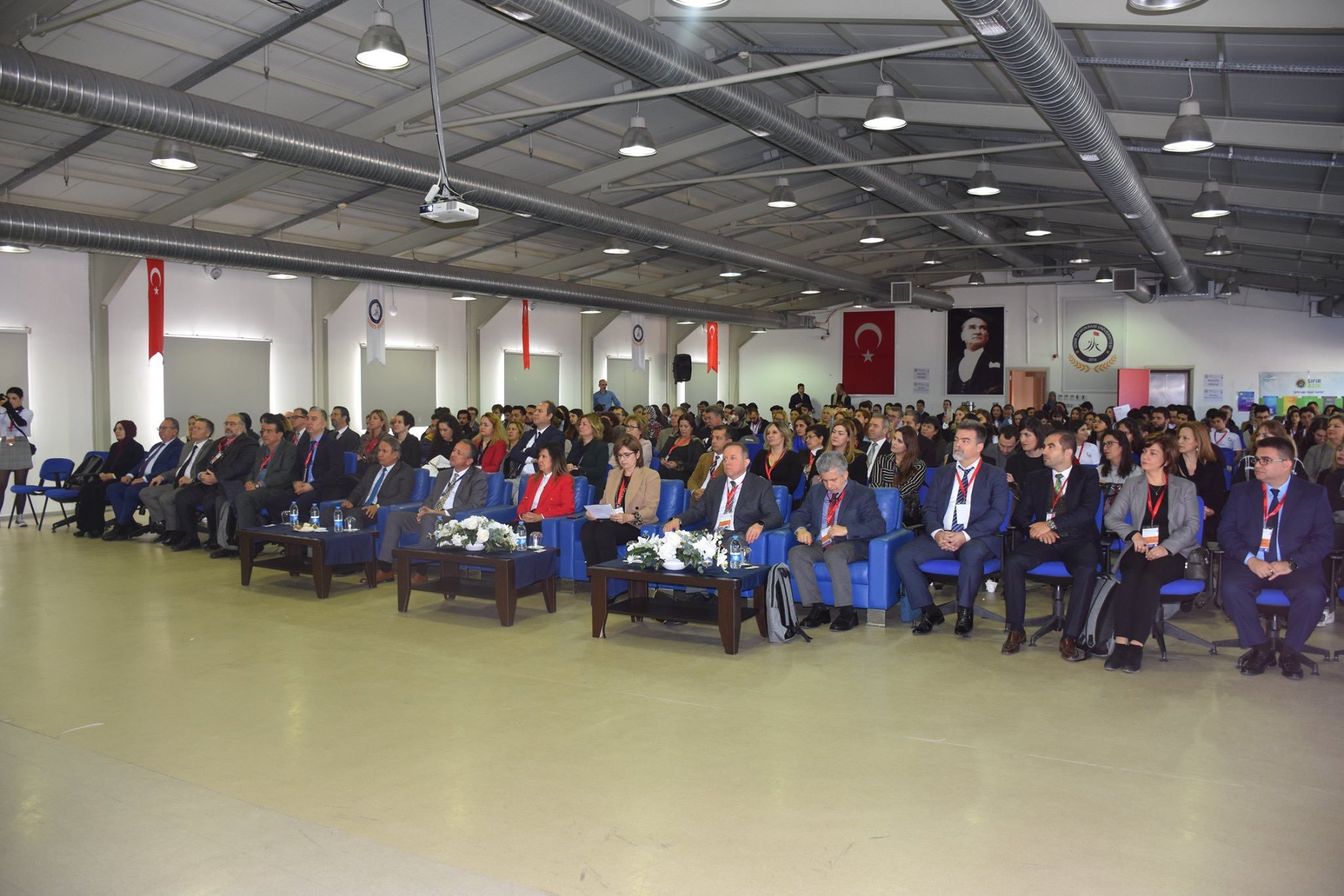 Uluslararası İzmir Demokrasi Üniversitesi Tıp Kongresi Yapıldı