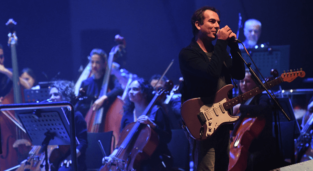 Mor ve Ötesi, Bostancı Gösteri Merkezi'nde Sahne Alıyor