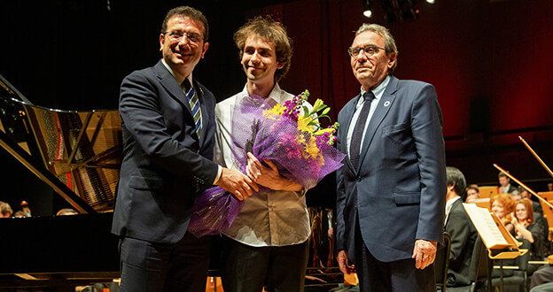 Strazburg Filarmoni Orkestrası Müzikseverleri Büyüledi