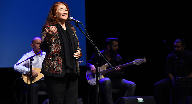 Sabahat Akkiraz, 50'inci Sanat Yılını Kutladı