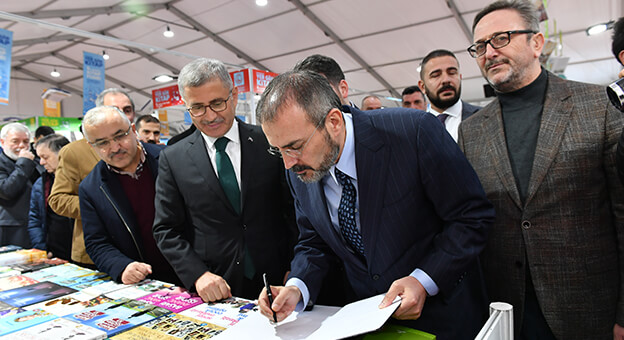 Üsküdar Belediyesi Tarafından Düzenlenen Kitap Fuarı'na Rekor Katılım
