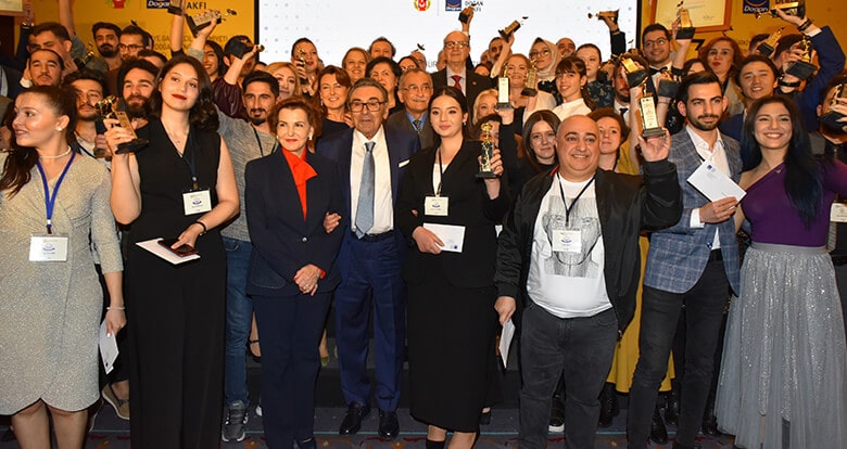 Genç İletişimciler Ödüllerini Aldı