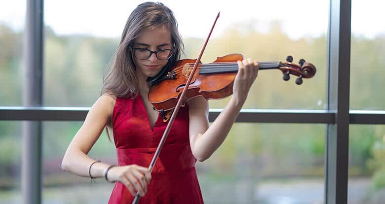 Kraliyet Müzik Akademisi’nden Tam Burs Aldı