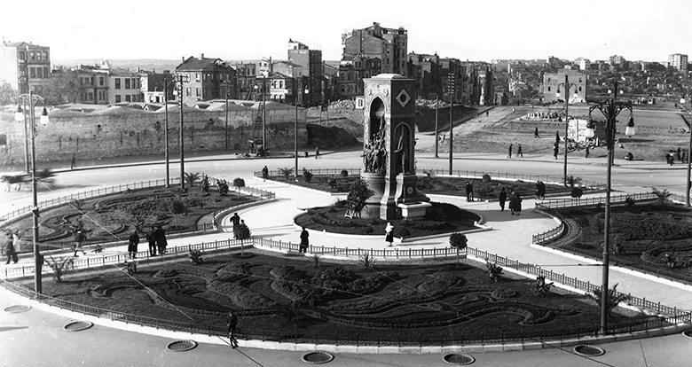 Pera Müzesi ve İAE Sanal Sergi Uygulamasına Geçti