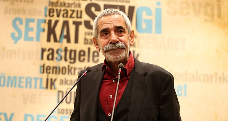 Turgay Tanülkü, Gözyaşlarını Tutamadı