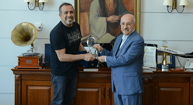 Haluk Levent, burslu öğrenciler için konser verecek