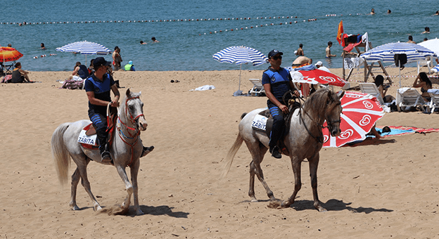 Riva Plajları Atlı Zabıtalara Emanet