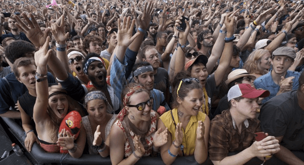 Koronaya yakalanma festivali düzenlediler
