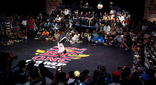 Red Bull BC One E-Battle Finalini Türk B-Girl Zorluyor