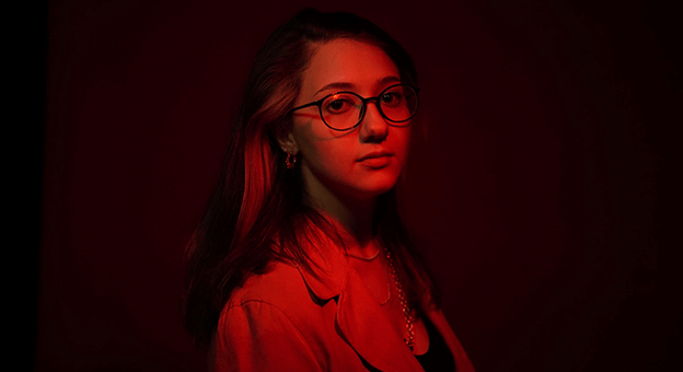 Aybüke Poçan’dan Kendi El Yazısı ve İçsel Sorguları İle “Kaçmadım”