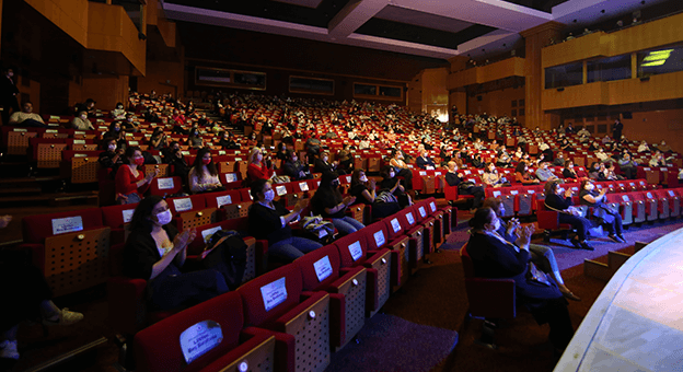 Şevval Sam CRR’de Müzeyyen Senar Şarkılarını Seslendirdi