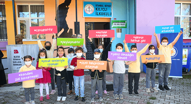 Yeni Dünya Kampanyası’nda İlk Tabletler Çocuklara Ulaştı