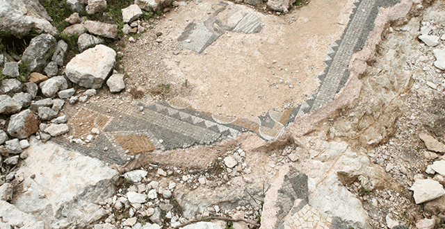 Roma dönemi antik kentte defineci talanı