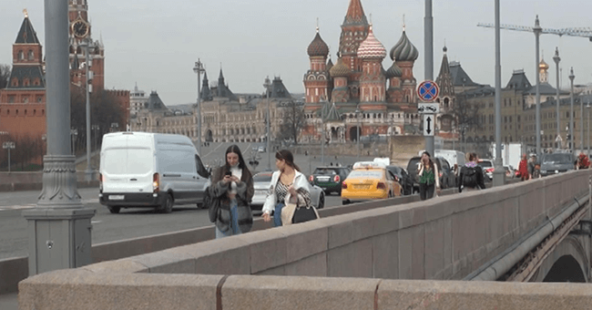 Moskova'da yaşayan Ruslar: Karar gözden geçirilsin Türkiye'de tatil yapmak istiyoruz