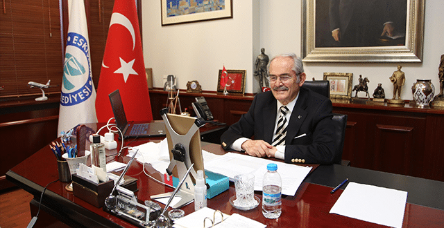 Yılmaz Büyükerşen’e ‘yılın sanat insanı' ödülü