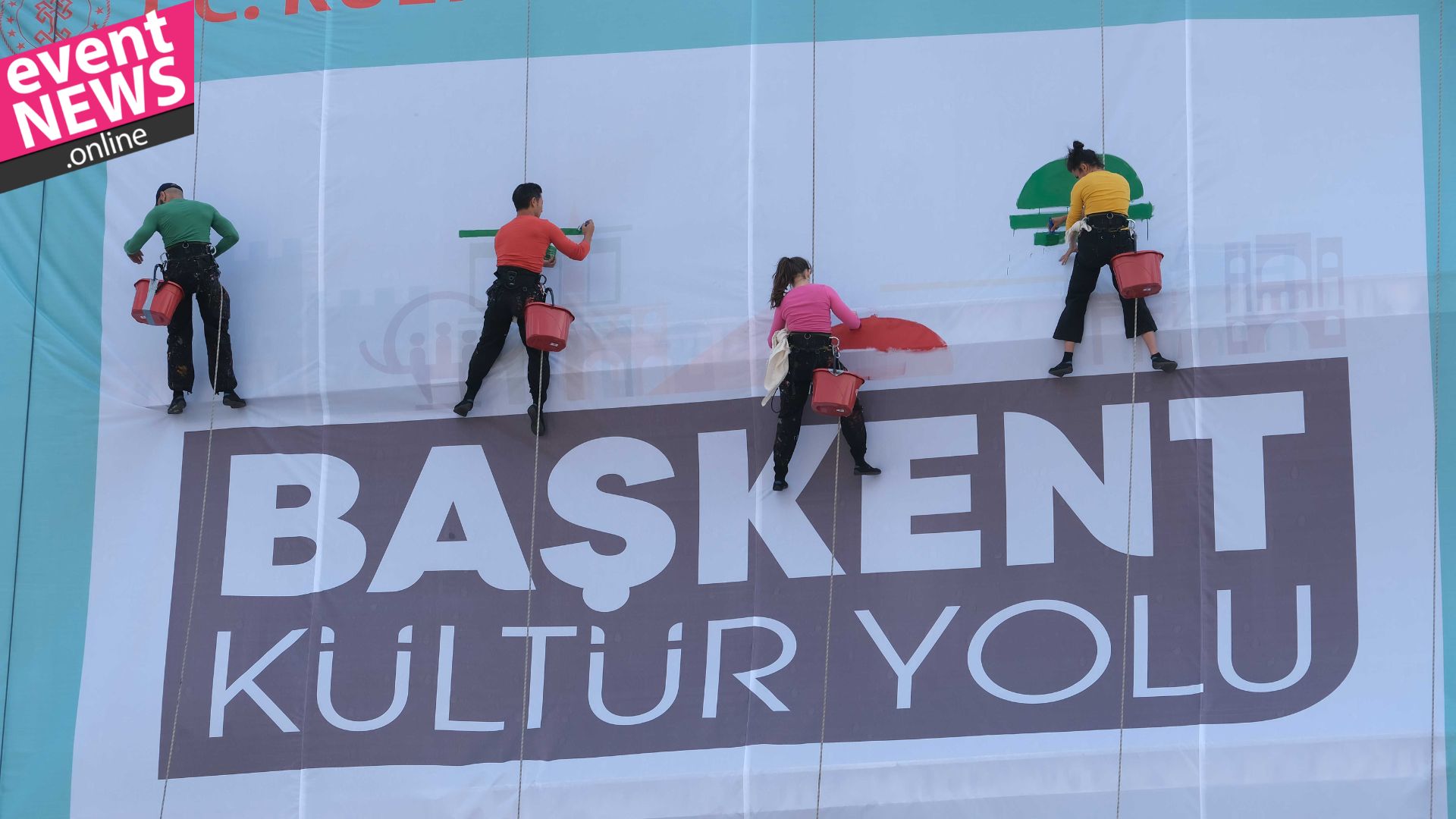Başkent Kültür Yolu Festivali Kapsamında Uçan Ressamlar Performans Sergiledi