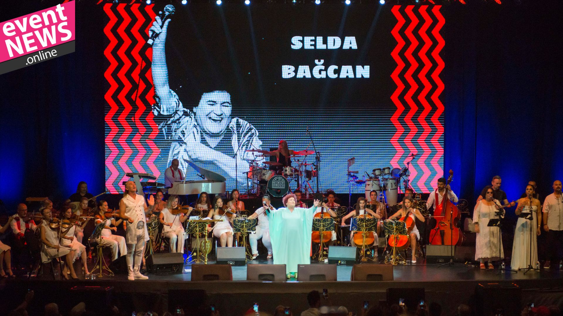 Selda Bağcan, Jolly Joker Harbiye Yaz Konserleri'nde Sahne Aldı