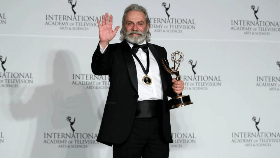 Haluk Bilginer ve Elisabeth Moss aynı dizide
