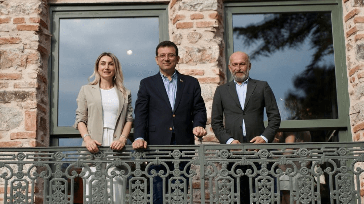 İBB MİRAS, KADERİNE TERK EDİLEN TAŞ MEKTEP’İ ÇEYREK ASIR SONRA CANLANDIRDI