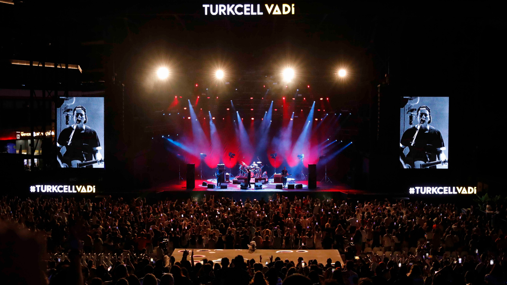 Duman Turkcell Vadi Sahnesindeydi
