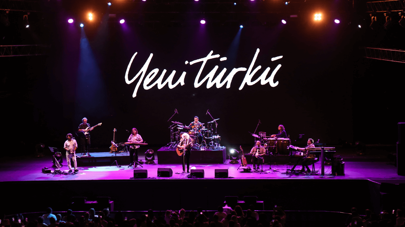 Yeni Türkü Turkcell Vadi'de Sahne Aldı