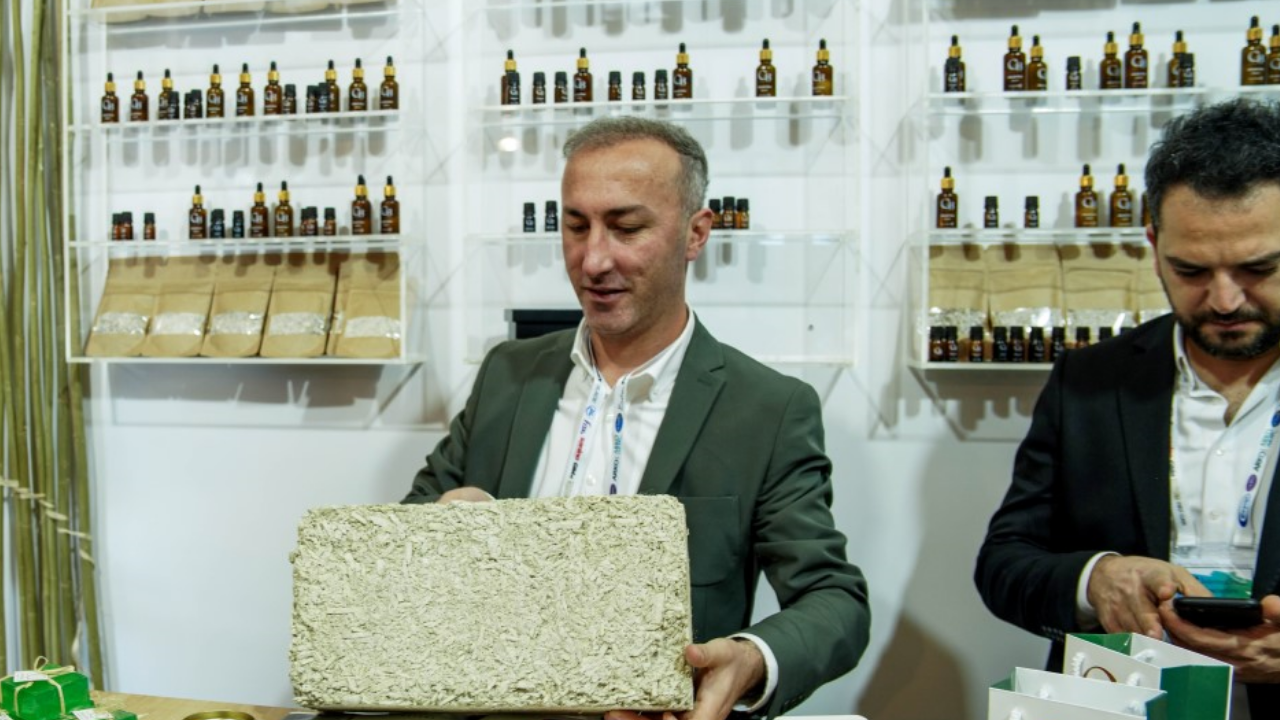 Türk Kozmetik Sektörü Gelişiyor