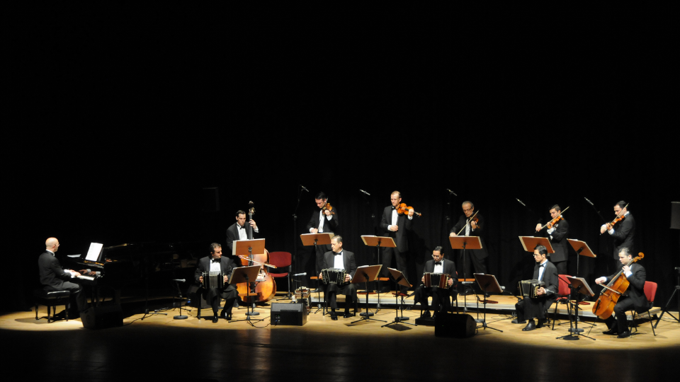 Avrupa'nın Band - O -Neon Tango Topluluğu İstanbul'da Konser Verecek