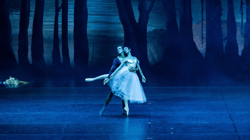 Giselle Balesi, AKM'de yeniden seyircileriyle buluşuyor