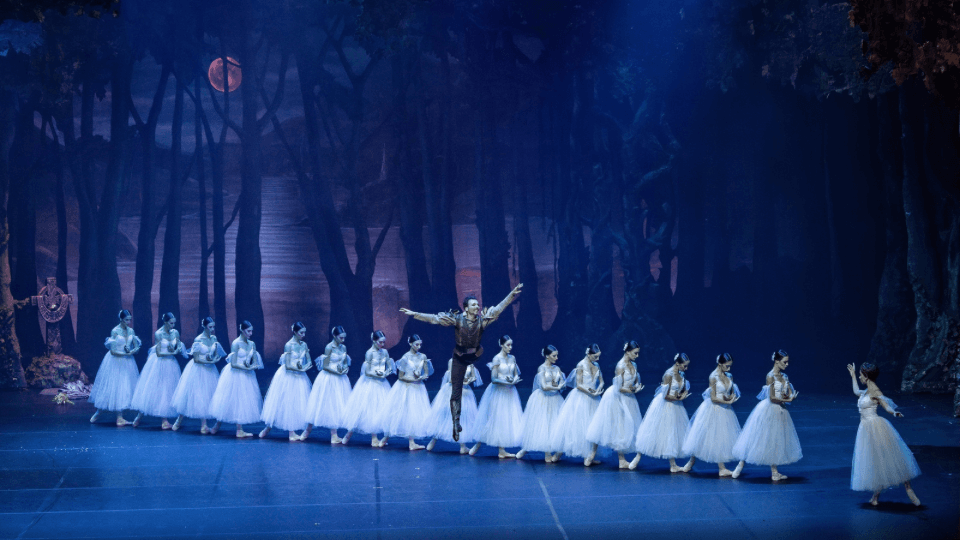 Giselle Balesi, AKM'de yeniden seyircileriyle buluşuyor