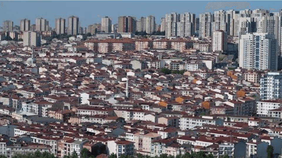 “DEPREMDEN SONRA EMLAK SEKTÖRÜ DURAĞAN BİR YIL GEÇİRDİ”