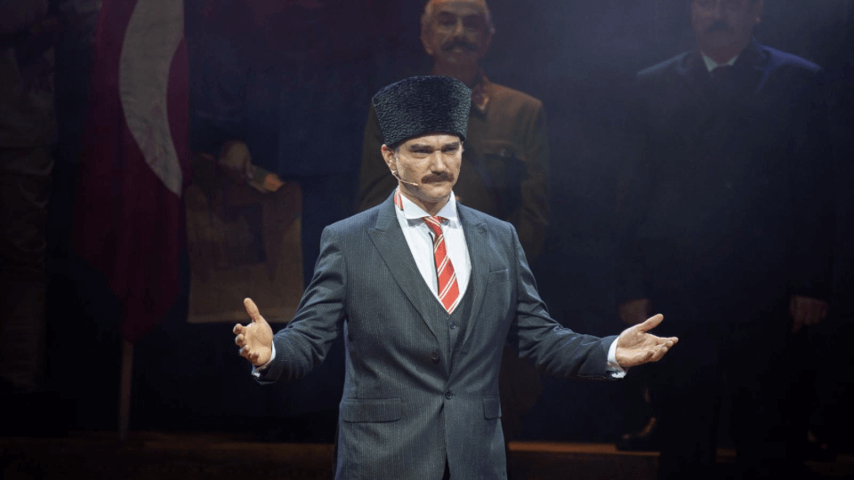 “Cumhuriyete Doğru” adlı tiyatro Türkiye turnesine devam ediyor