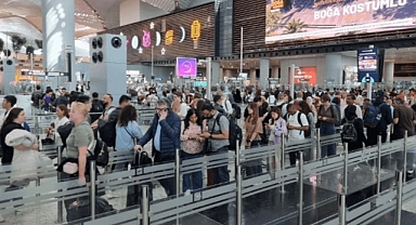 İstanbul Havalimanı'nda bayram tatili yoğunluğu yaşanıyor