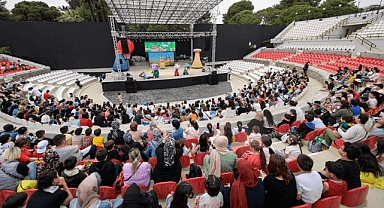 İZKİTAP Fest, 28 Nisan'a kadar devam ediyor