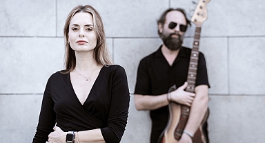 “Feelin’ Good” sahnesi, Seçil Akmirza ve Alp Ersönmez’i ağırlıyor