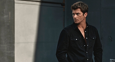 TAM BİR MAVİ KLASİĞİ: Kıvanç ve Mavi ile Sezonun En Cool Jean Görünümü 