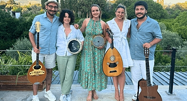 Komşiler Band, 22 Kasım Cuma Akşamı Zarifi Sahnesinde