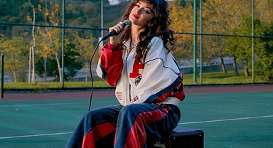 Melis Fis'ten Akustik Albüm: Bi' Piyano Bi' Vokal 