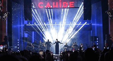 Siyah Kuğu Sibel Can