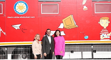 Ceyda Düvenci ve Aslı Cüreklibatır, MediaMarkt ve TEGV İş Birliğiyle Hatay’da Çocuklarla Buluştu