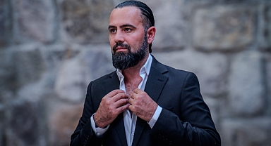 Greek Müziğin Usta İsmi Yorgo Kertis, 