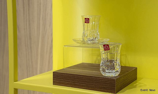 İtalyan Zarafeti Türk Çay Geleneğiyle Buluştu: Pera Bulvarı ve RCR’den Özel Kristal Çay Bardağı Koleksiyonu