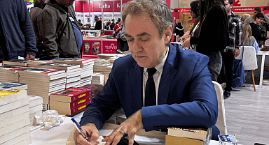 İnkılâp Kitabevi’nin İmza Günleri Kitapseverlerden Yoğun İlgi Gördü