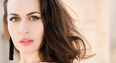 İş Sanat’ta Yeni Yıl Coşkusu: Pop Müziğin Sevilen İsimleri Sahnedeydi, Gözler Şimdi Elena Stikhina Konserinde