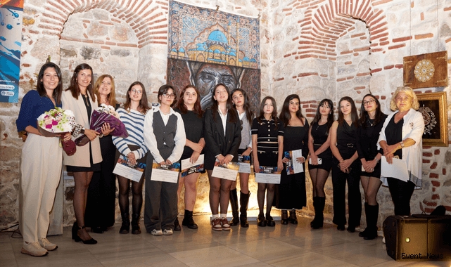 Dijital Çağın Yeni Sanat Durağı: İVA Sanat