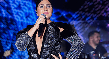 Sibel Can Yeni Yılı KKTC’de Sahnedeki Performansıyla Karşıladı