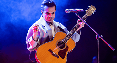 Kenan Doğulu Kayseri ve Konya Konserlerinde Yoğun İlgi Gördü