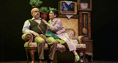 Onur Ünlü’nün absürt mizah dünyasından sahneye uyarlanan Güneşin Oğlu