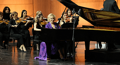 İDSO’dan Dünya Kadınlar Günü’ne özel konser: Gülsin Onay AKM’de sahne aldı