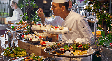 Mandarin Oriental Bosphorus’ta Bayrama Özel Boğaz Manzaralı Brunch
