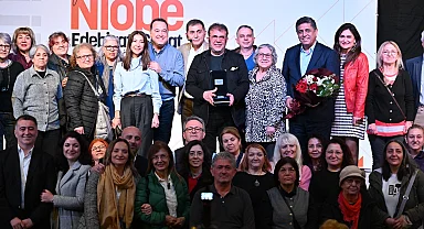 Manisa’da Nebil Özgentürk, Niobe Söyleşileri’nde sanatseverlerle buluştu